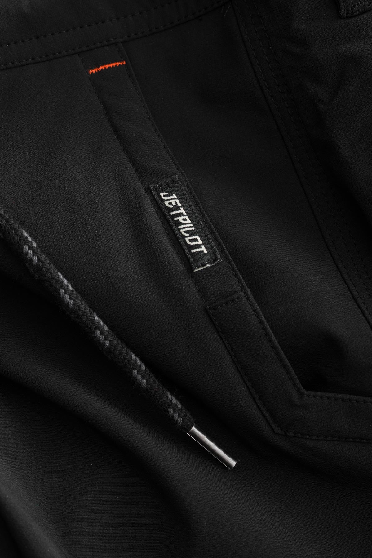 Jet-Lite 16" Walkshort - Black