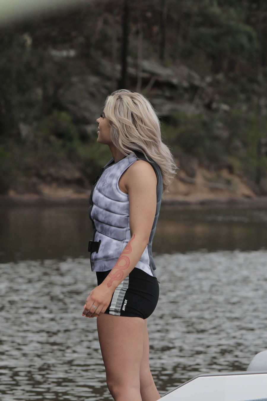 Jetpilot X1 F/E Ladies Life Jacket - Zahra Kell Edition CHARCOAL