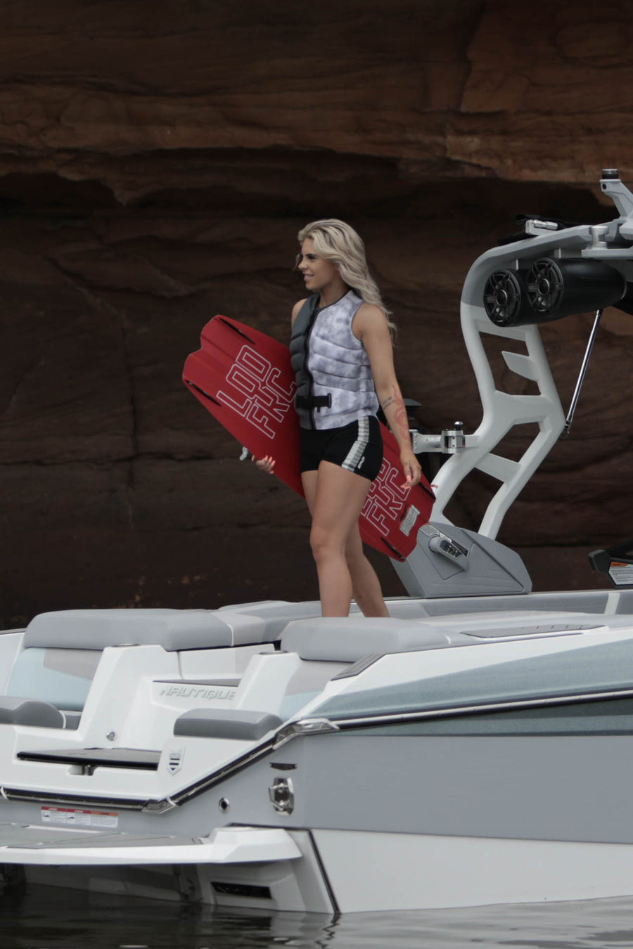 Jetpilot X1 F/E Ladies Life Jacket - Zahra Kell Edition CHARCOAL